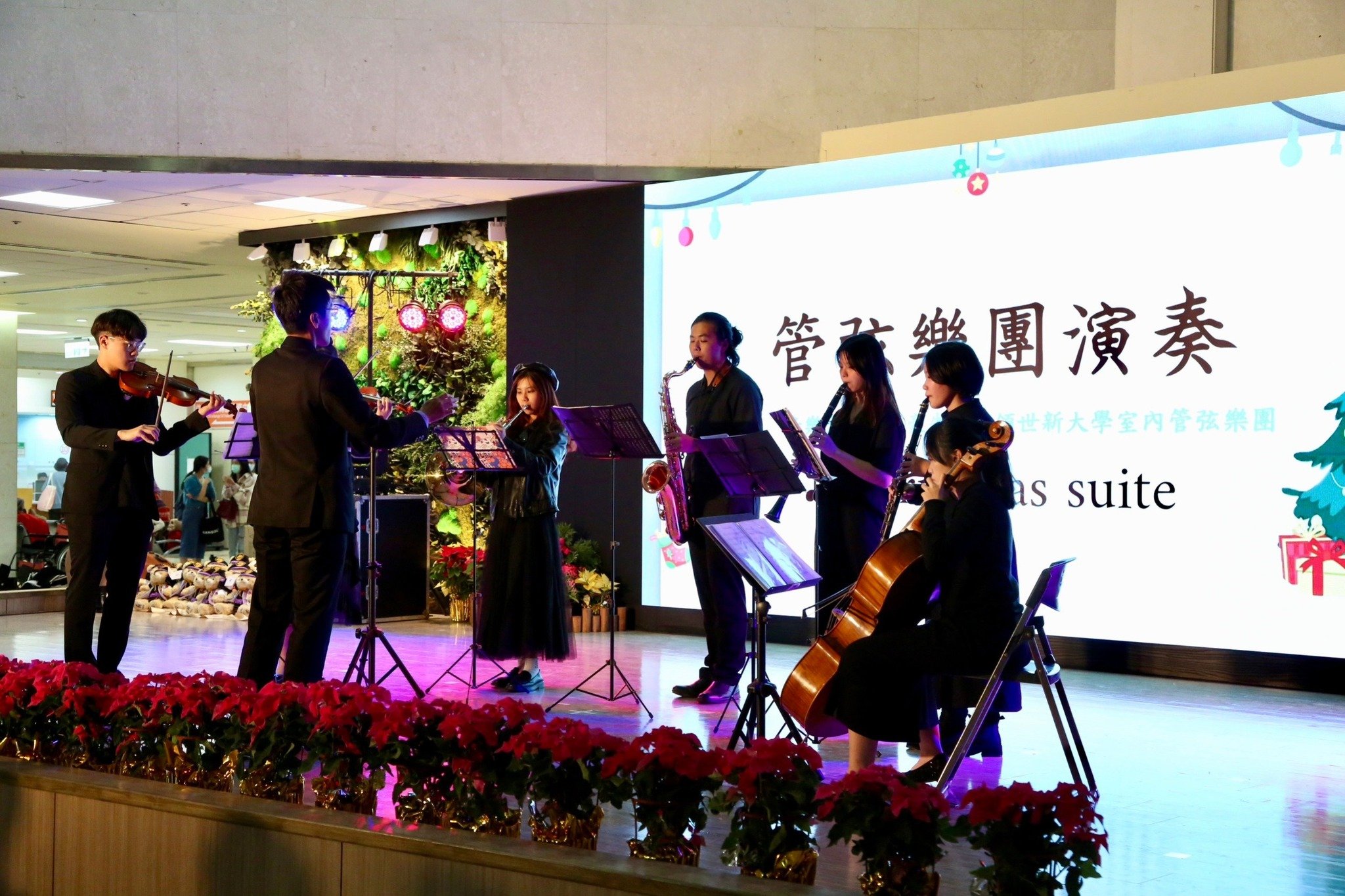 112/11/28 臺北榮民總醫院聖誕點燈 傳遞祝福